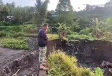  Tanggul Irigasi Bumi Agung Jebol  