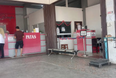 Loket Sinar Dempo Pagar Alam Hiasi Lingkungan dengan Merah Putih