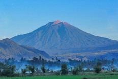 Menjelajahi Keindahan Gunung-Gunung Favorit Wisatawan di Indonesia