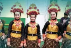 MTs Al-Azhar YASMA Raih Juara di Pentas Seni SMK PGRI