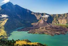 Gunung-Gunung Menawan Indonesia: 5 Puncak yang Harus Anda Daki