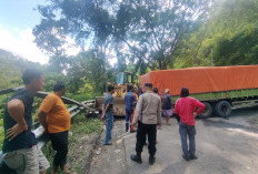 Tronton Patah As Roda, Polres Pagar Alam Sigap Urai Kemacetan di Liku Endikat