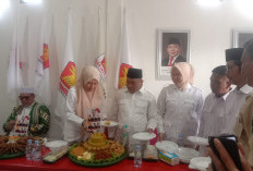 DPC Partai Gerindra Kota Pagar Alam Gelar Potong Tumpeng dan Jumat Berbagi