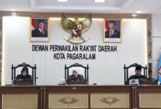 Wakil Ketua I DPRD Kota Pagar Alam, Hj. Dessy Siska Pimpin Rapat Paripurna