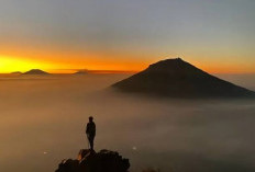 Melihat Perjalanan ke Gunung Sindoro, Menyelami Mitos dan Catatan Sejarah Gunung Tertinggi di Jawa Tengah!