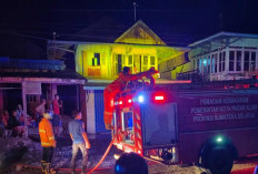 Rumah Lansia Nyaris Ludes Dilalap Api