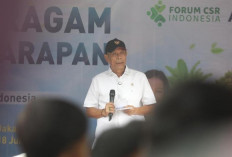 Wamensos Salurkan 10.000 Paket Bantuan Seragam Sekolah