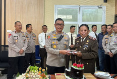 Beri Kejutan Kado HUT Kejaksaan ke-80 ke Kajari