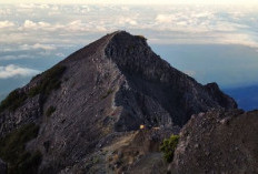 Gunung Raung: Tantangan Ekstrem di Puncak Tertinggi Pegunungan Ijen