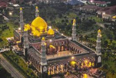 Masjid Dengan 5 Kubah Emas Di Depok Yang Melambangkan Rukun Islam