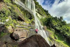 Ini Dia! 10 Destinasi Wisata Air Terjun Di Kalimantan Barat, Ada Apa Saja?