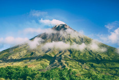 Menelusuri Misteri Gunung Salak, Dari Legenda Kawah Putri hingga Fenomena Alam