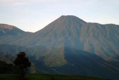 Ngeri !! Kisah Mitos dan Mistis Gunung Kencana Jawa Barat