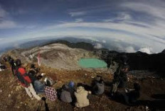 Telusuri Puncak Tertinggi di Pagaralam Gunung Dempo yang Tawarkan Keindahan Menakjubkan