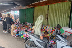 Pedagang Musiman Ramaikan Pasar Dempo Permai Saat Idul Fitri 1447 H