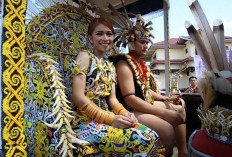 Menakjubkan, Ini 7 Pakaian Tradisional Suku Kalimantan! Ada Apa Aja Yah?