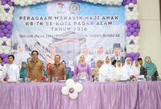 Ketua TP-PKK Sekaligus Bunda PAUD Kota Pagar Alam Hadiri Peragaan Manasik Haji Anak KB-TK Tahun 2026