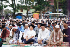 Wali Kota Pagar Alam Ludi Oliansyah Salat Idul Fitri 1447 H Bersama Ribuan Warga