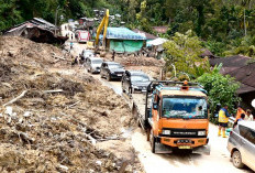 Pasca-banjir Dan longsor yang menerjang Aceh, Sumbar Dan Sumut.