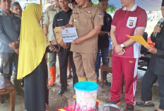 Wako Pagar Alam Serahkan Bantuan untuk Korban Kebakaran di Lubuk Buntak