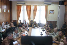 Pj Sekda Pimpin Rapat Pembentukan Tim Antisipasi Banjir  