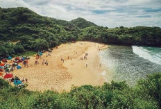 Melihat Keindahan Pantai Mesra, Destinasi Eksotis di Gunung Kidul!