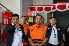 KPK Resmi Tahan Bupati Pemalang