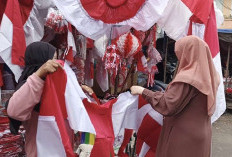 Semarakkan Hari Kemerdekaan dengan Jual Bendera