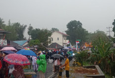 Cuaca Panas hingga Hujan, Ribuan Warga Padati Ruas Jalan Kota Pagaralam