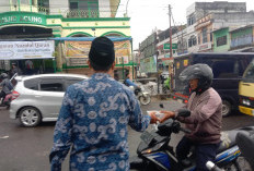 MI Al Azhar Pagar Alam Bagikan 250 Takjil Gratis