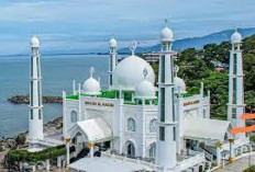 Masjid Al Hakim Kota Padang Dibangun Menyerupai Taj Mahal Di India, Mari Intip Keunikannya!