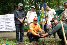 Edukasi Generasi Muda, Tanam Pohon untuk Masa Depan