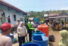 Polres Distribusikan 7.000 Liter Air Bersih