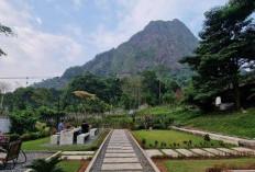 5 Tempat Wisata di Cibinong, Air Terjun Curug Ciherang Suaranya Bergemuruh tapi Membuat Hati Tenang