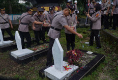 Personel Polres Pagaralam Ziarah ke TMP Ksetra Satria Seganti