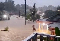 Sungai Muara Balak Meluap Rendam Permukiman Warga OKU Timur