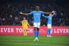  Victor Osimhen Resmi Bertahan di Napoli, Klub Premier League Gigit Jari