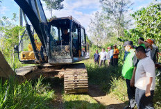 Mengalirkan Air, Menumbuhkan Asa Petani Karang Anyar