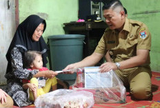 Pj Wako Berikan Bantuan Makanan Tambahan