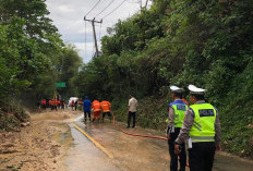 Usai Longsor, Satlantas Polres Pagaralam Terjunkan Personel Atur Lalu Lintas