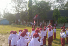 Bentuk Karakter Sejak Dini, Gelar Upacara Bendera Rutin Setiap Senin