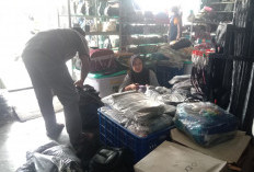 Toko Rizki, Topi dan Tas Selempang adalah Barang Yang Paling Banyak Dicari