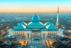 Wah Keren! Inilah Kemegahan Masjid Terbesar No 2 Di Indonesia: Masjid Al Akbar Surabaya!