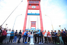 Gubernur Herman Deru Resmikan Car Free Day di Jembatan Ampera