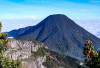 Menyusuri Keindahan Gunung Gede, Panduan Pendakian dan Jalur yang Wajib Dicoba