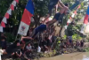 Bikin Heboh! Warga Sidorejo Adu Ketangkasan Panjat Pinang di Atas Kolam