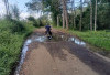 Jalan Berlubang dan Tergenang, Warga Minta Segera Diperbaiki